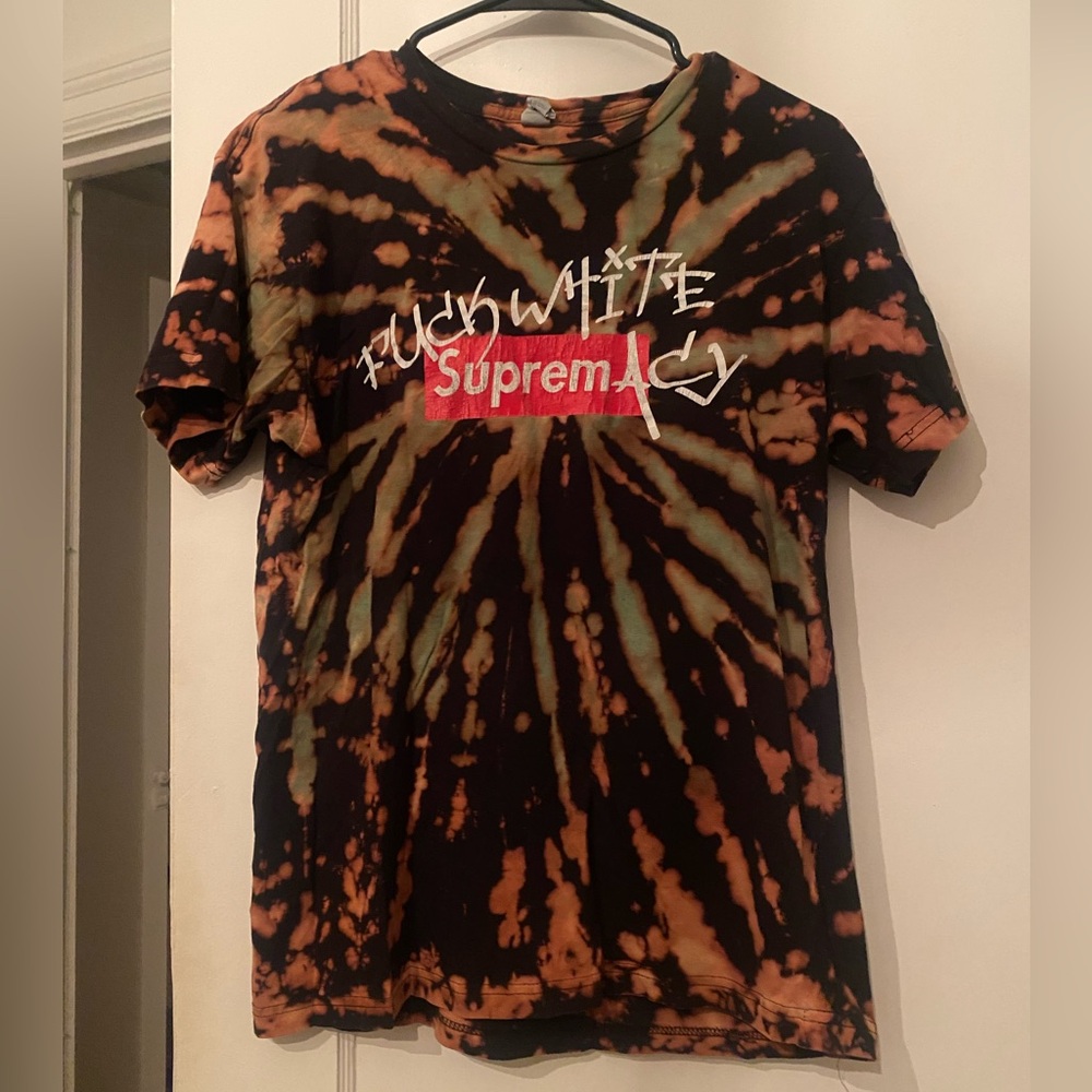 Oakland made tie die F white supreme’Acy shirt